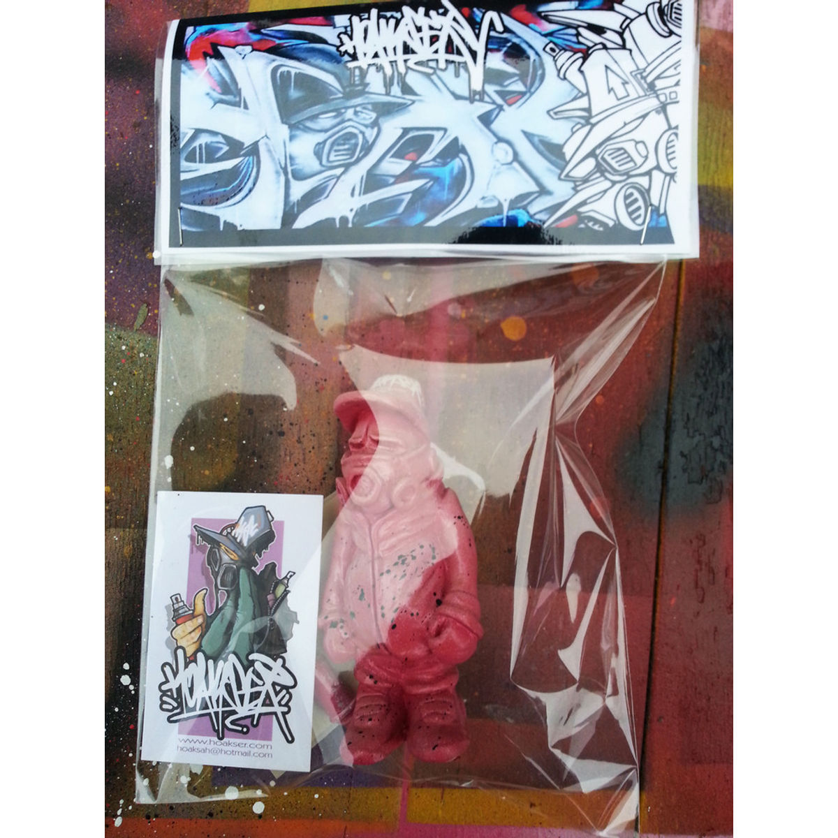 PINK VERSION HOAKSER RESIN MASKEDMAN CHARACTER