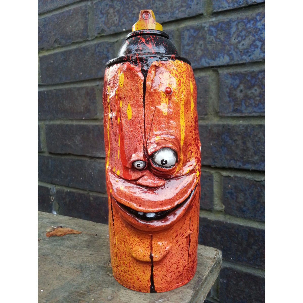 CUSTOM SPRAY CAN HAND PAINTED GRAFFITI FACE SCULPTURE