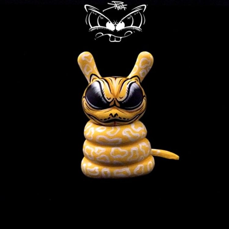 The Golden Rioteer Python by J.Riot