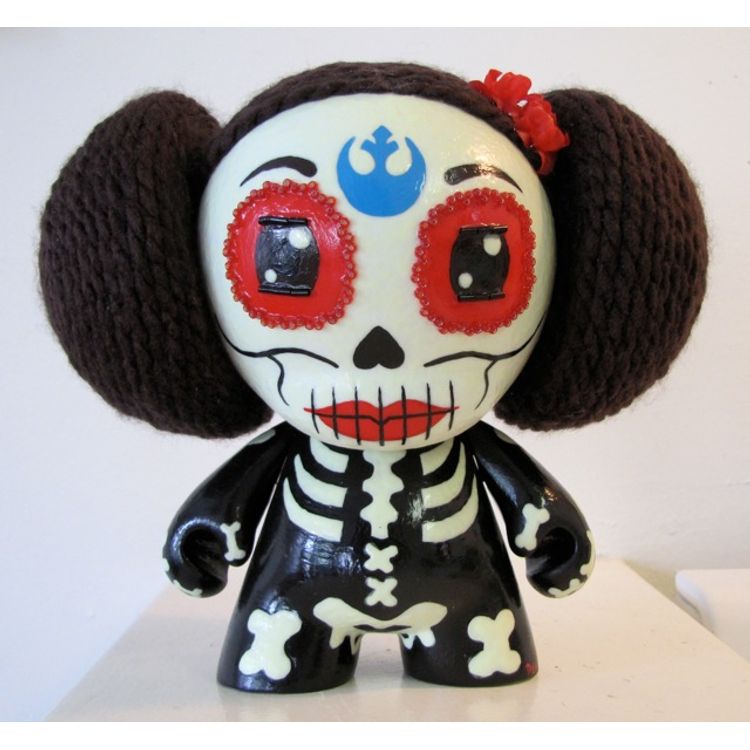 DIA DE LOS MUERTOS LEIA by Denise Vasquez