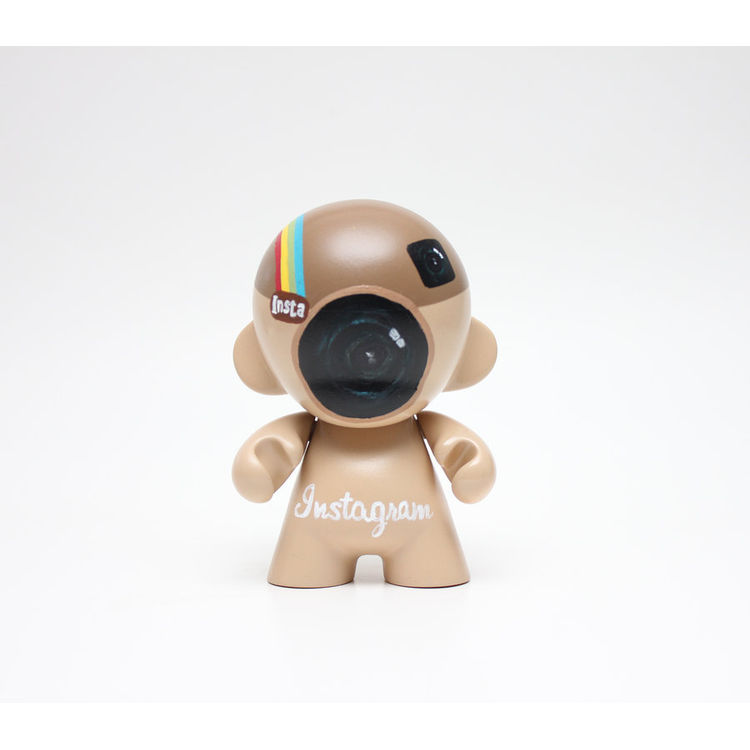 Instagram Munny by Zard Apuya