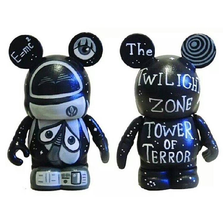 Wall-E by crazy4vinyls (Josh Edwards)