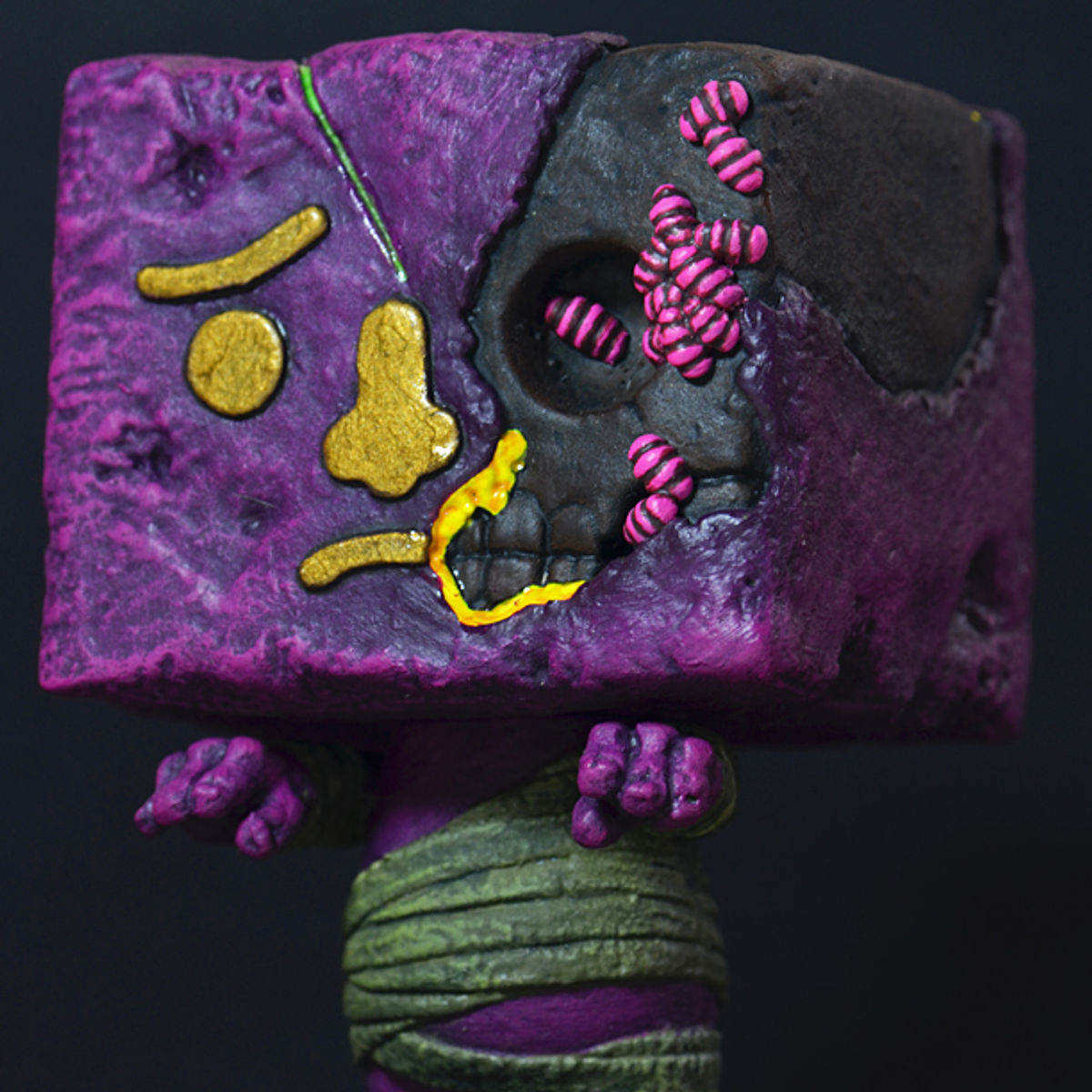 Taupok King - Hand Painted TTF 2014