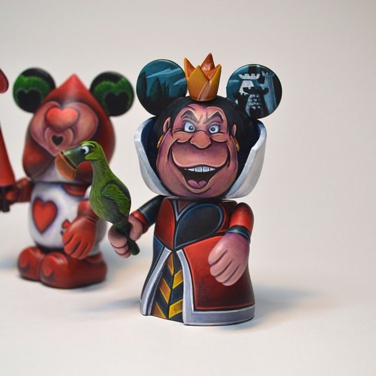 Queen of Hearts and Guard by Jared Flores