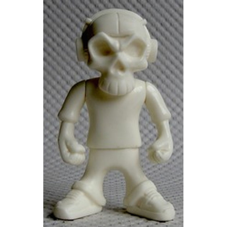 Dizzy unpainted white by Meteoratoyz (Takeo Tsuhara)