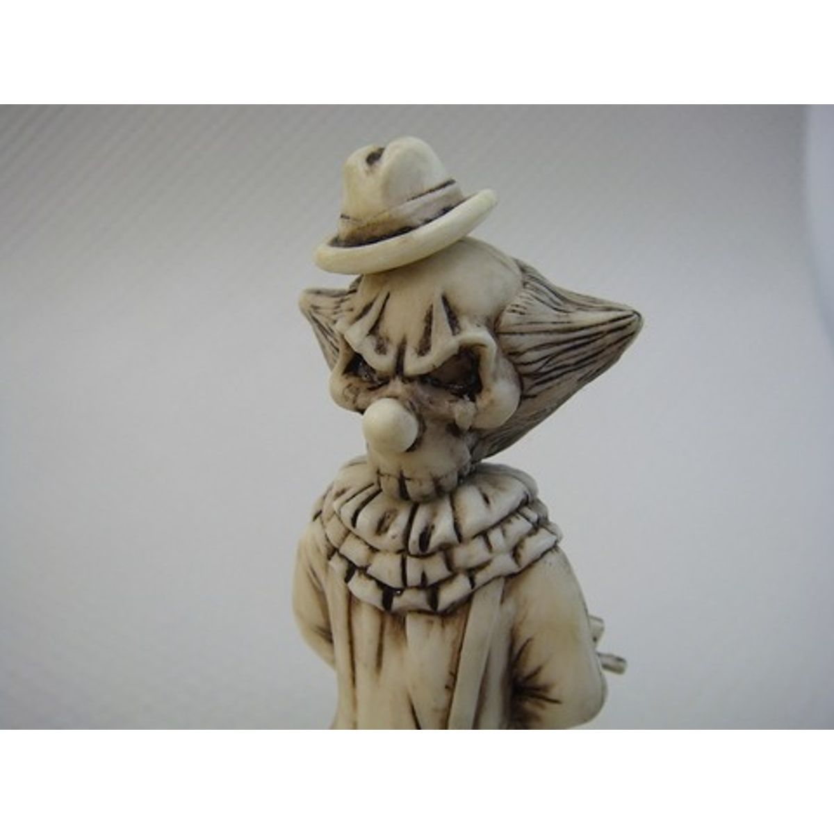 KILLER CLOWN - white