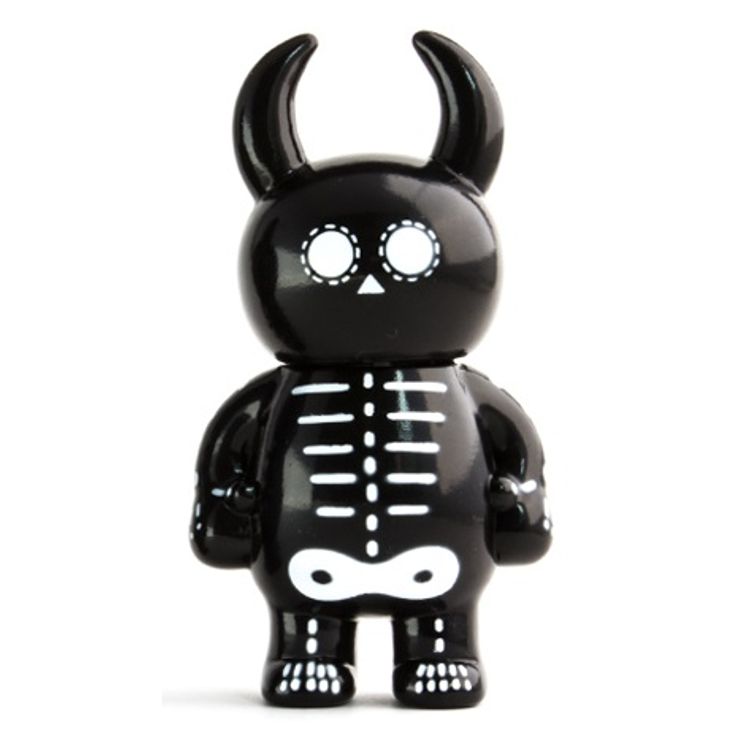 RETURN TO BLACK: SKULL UAMOU by Uamou (Ayako Takagi)