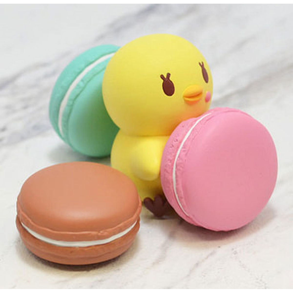 Piyo-chan - macarons chicken