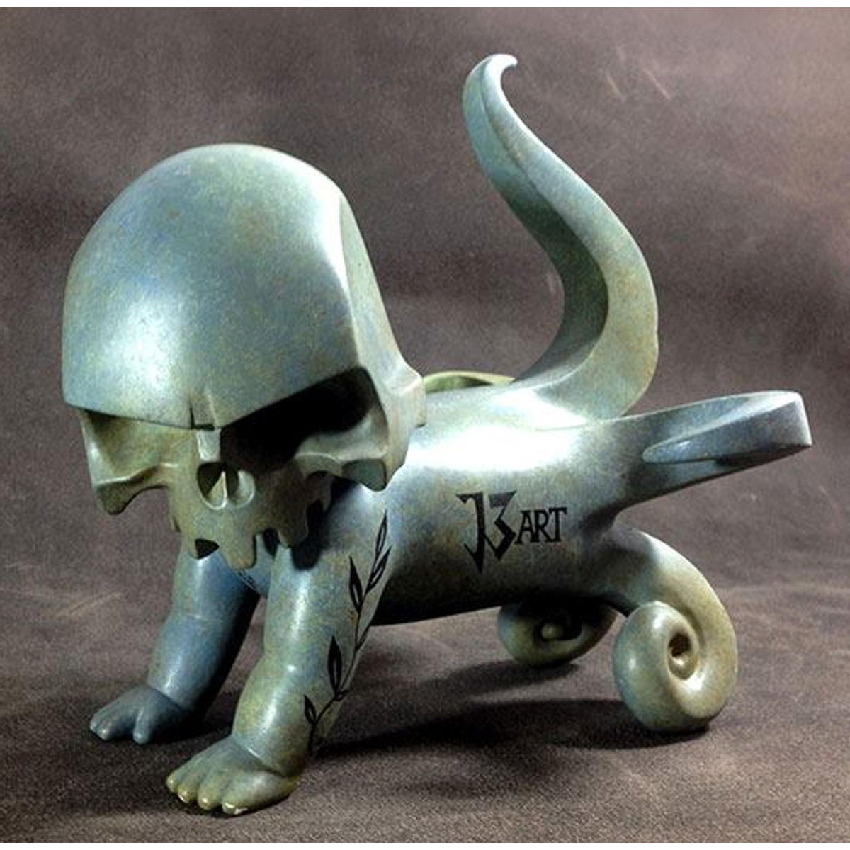 Larva Skull custom