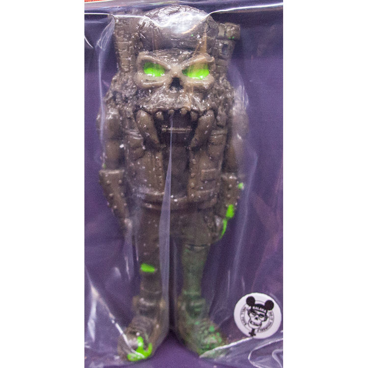 KREEPSKULL BOY (GREY) by Matias Kalaka