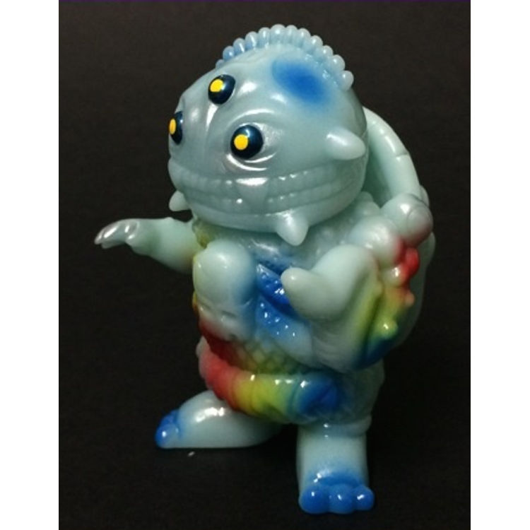 NIGHT VISION BLUE GID MINI CHEESTROYER by Glenn Manders