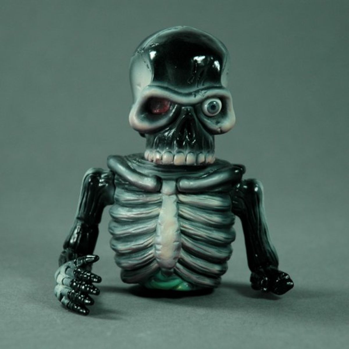BROKEN BONES ONE-OFF D