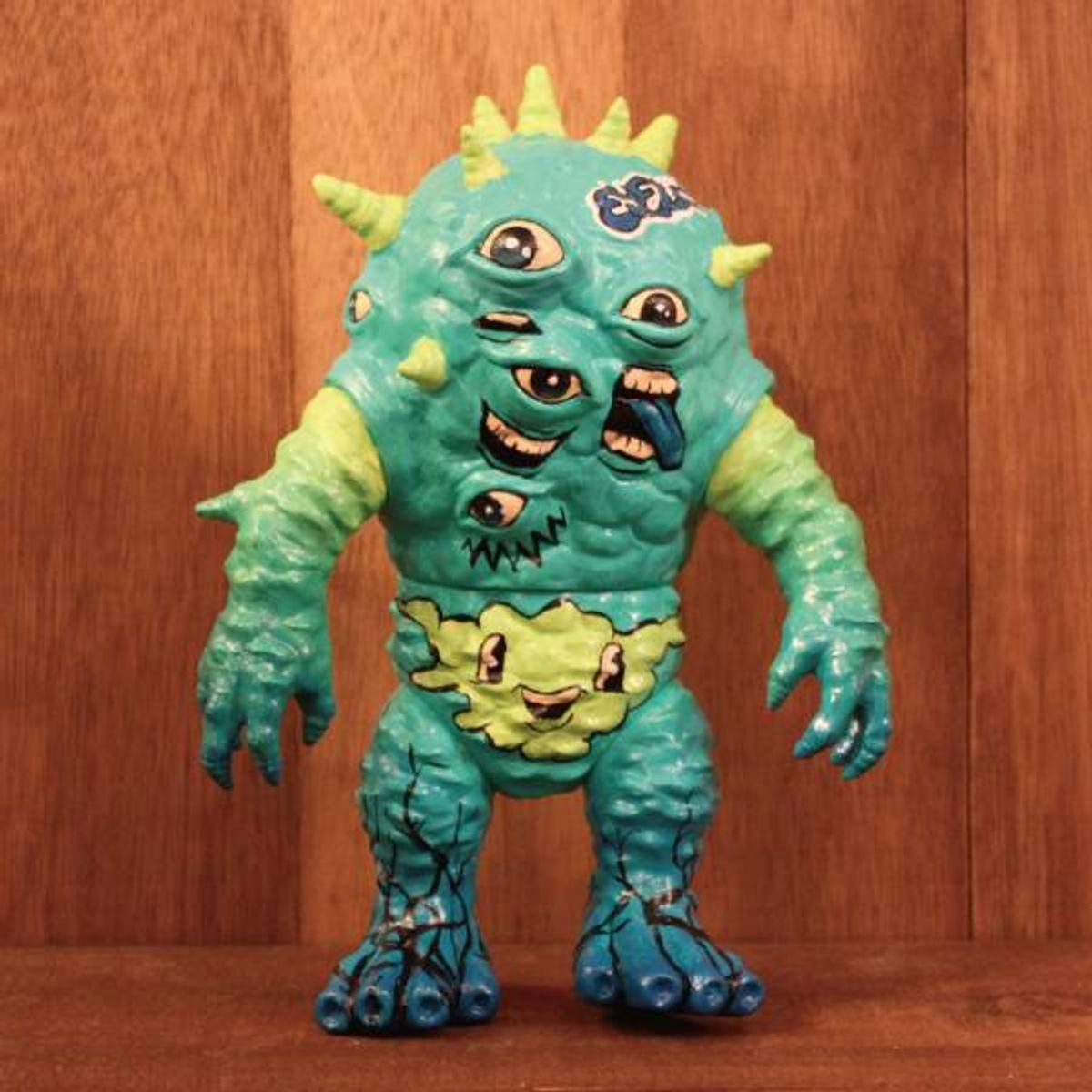 Mr. Smily the too many eyes