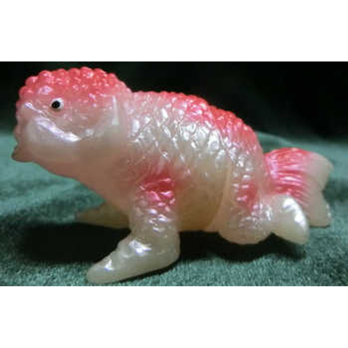 Kingyosaur - GID pink