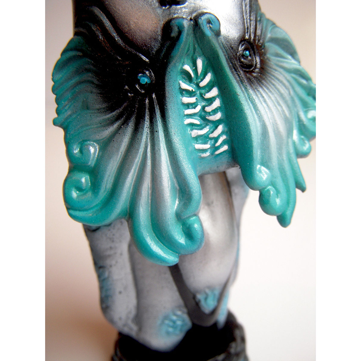 CYCO BOB BOBBLE HEAD IN BLUE AND SILVER