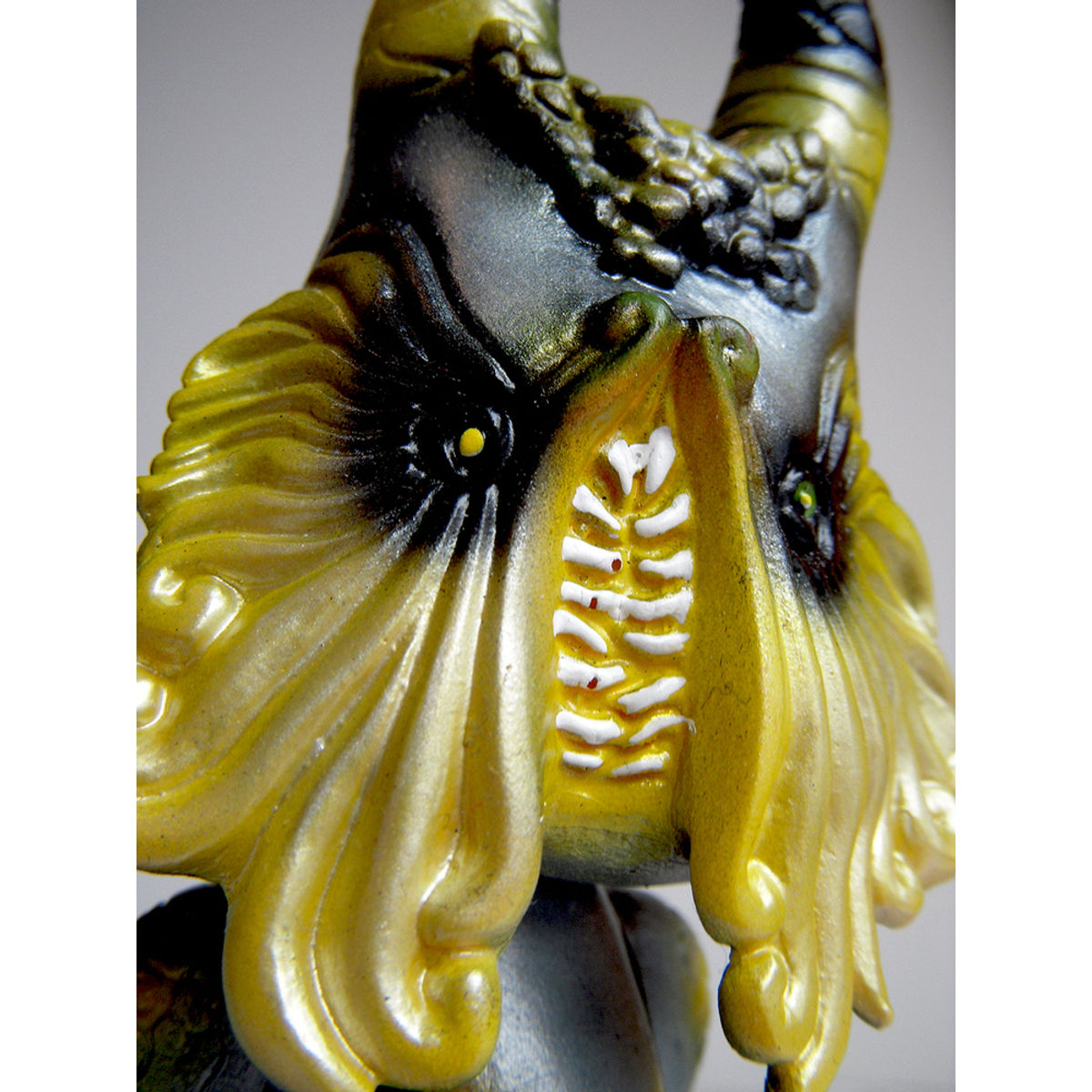 CYCO BOB BOBBLE HEAD YELLOW AND SILVER