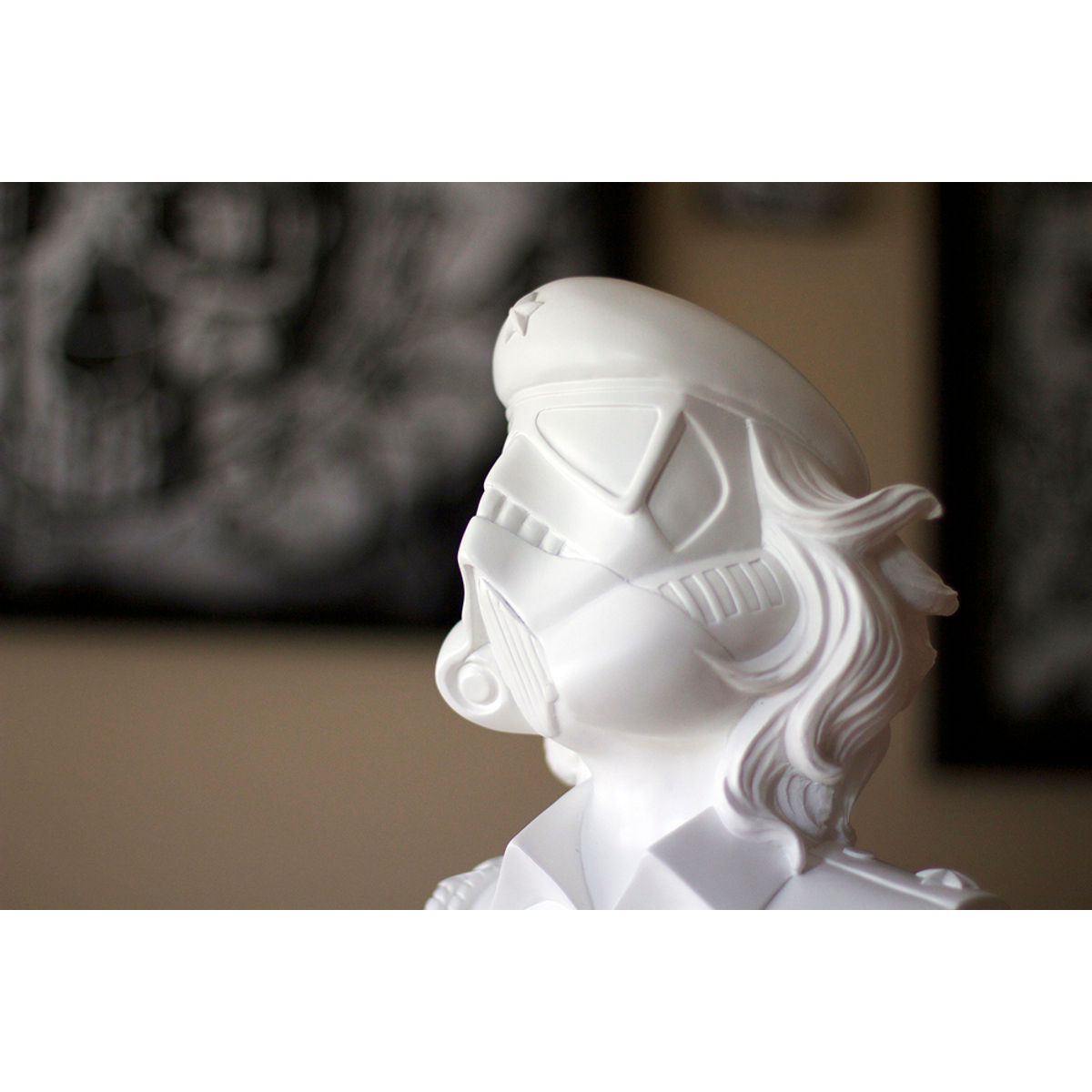 18" Satin White CheTrooper Bust