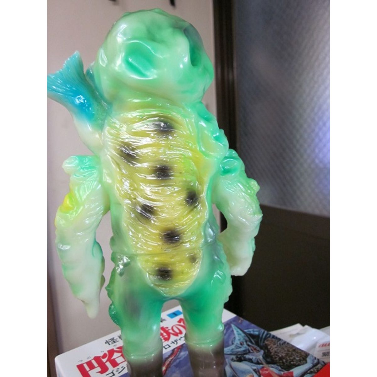 Dobra (phosphorescent green)