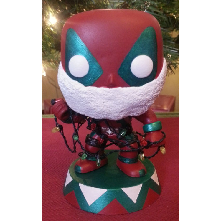 Christmas Deadpool by Dragonfly Designs (Dan Stevens)