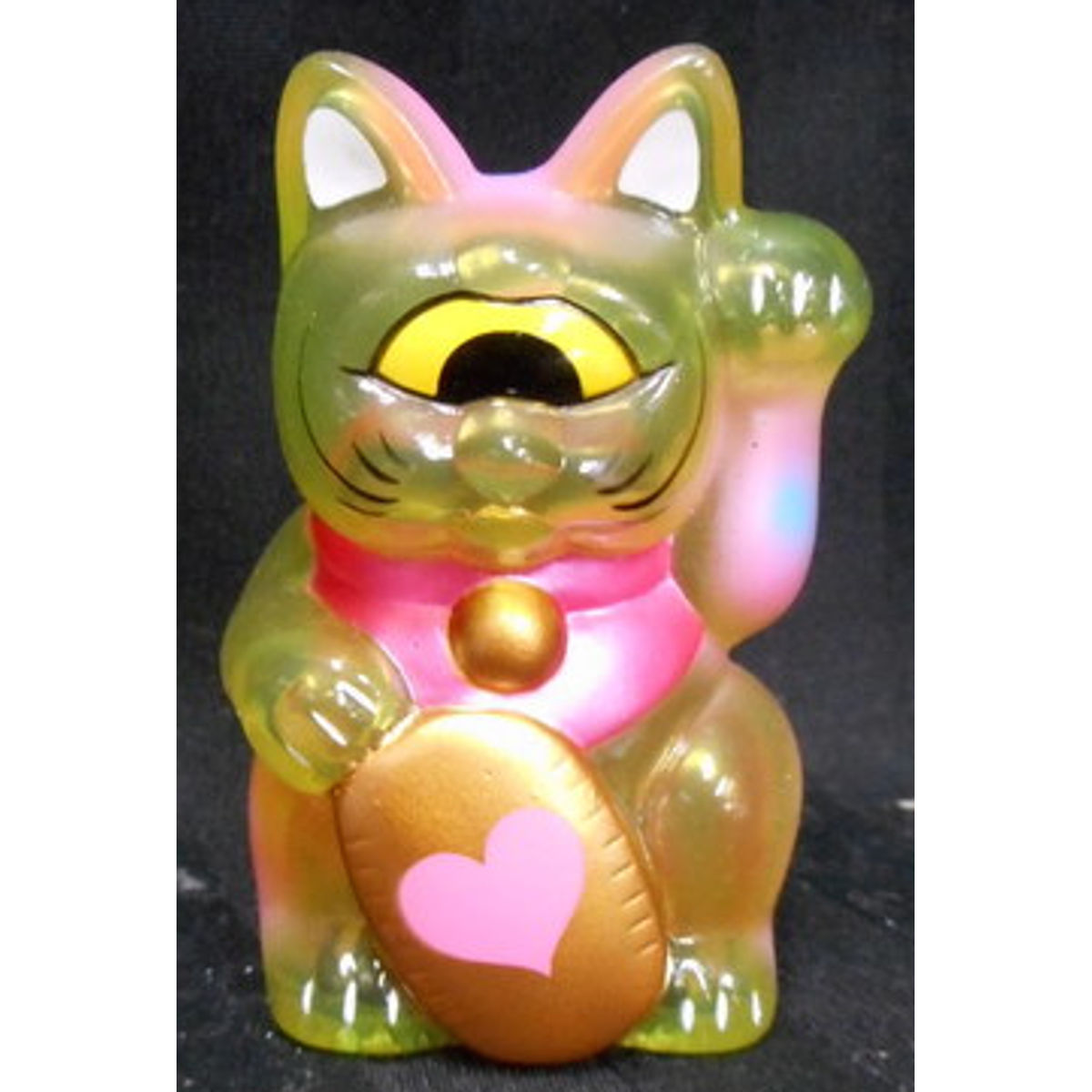 Fortune Cat Baby ( Clear Yellow molding / oval : Heart )