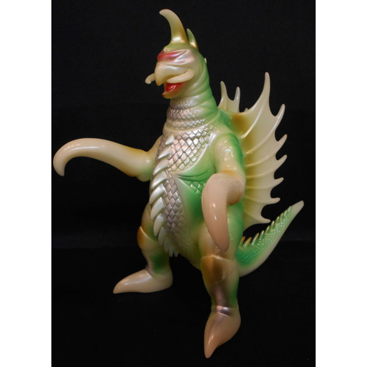 Monster ultra- light emitting Gigan by Marusan