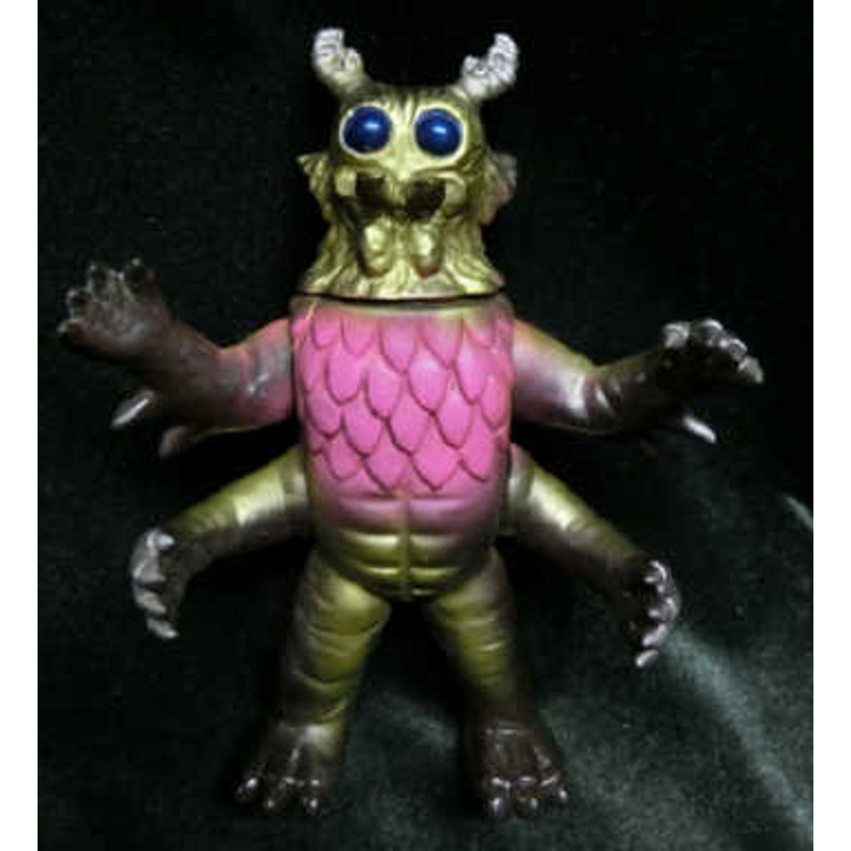Takatoku Megaloman Soft Vinyl Monster corps Golan ( dark brown molding )