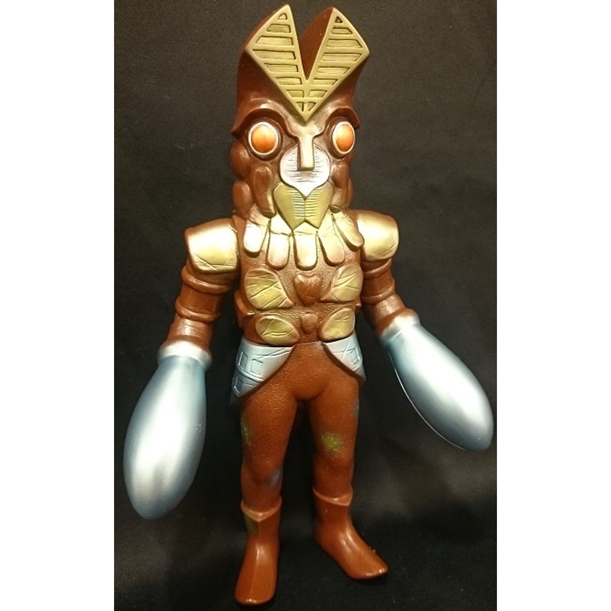 Tsuburaya Communications Monster Township Standard size Vartan