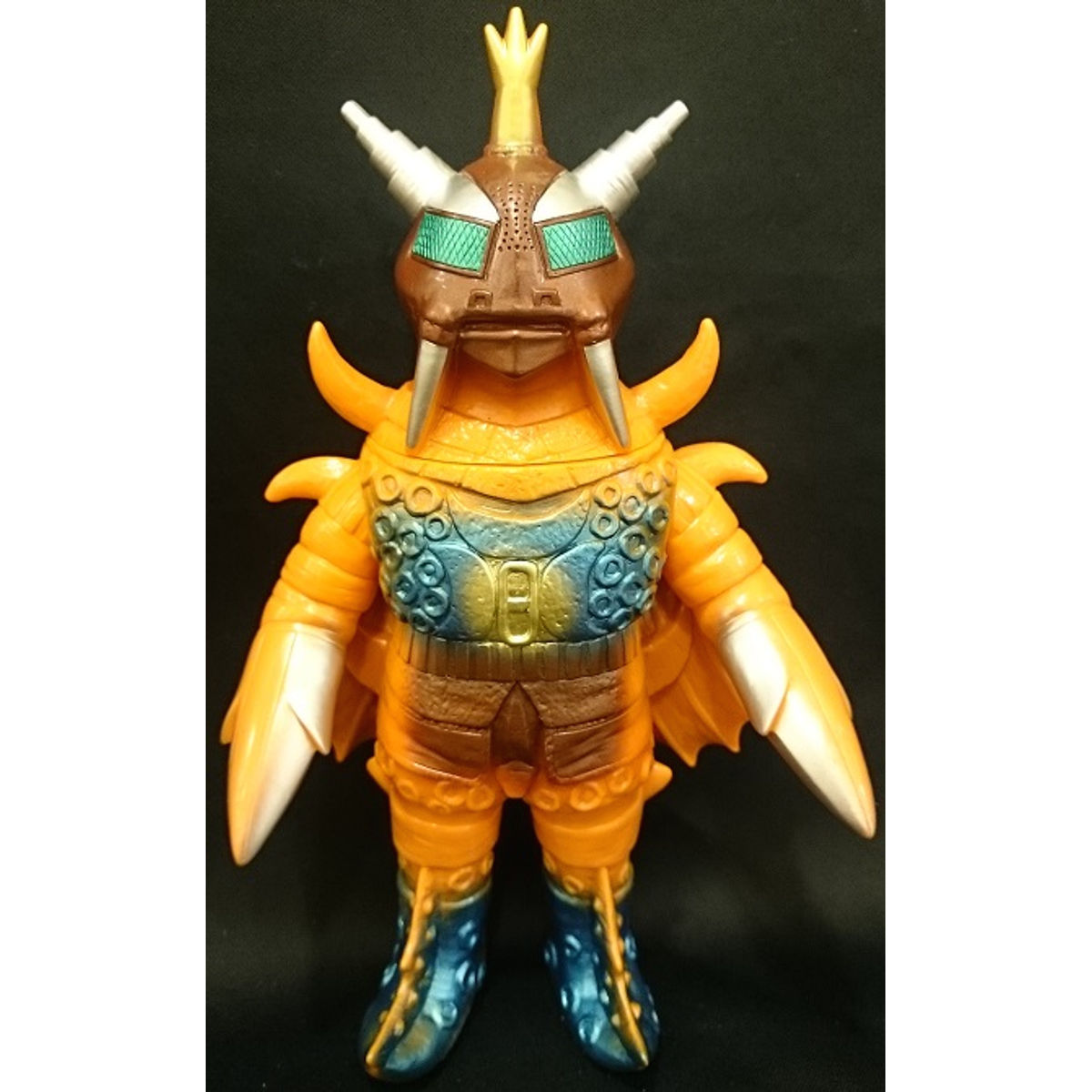 Tsuburaya Communications Monster Township Standard size antennae alien bat Seijin