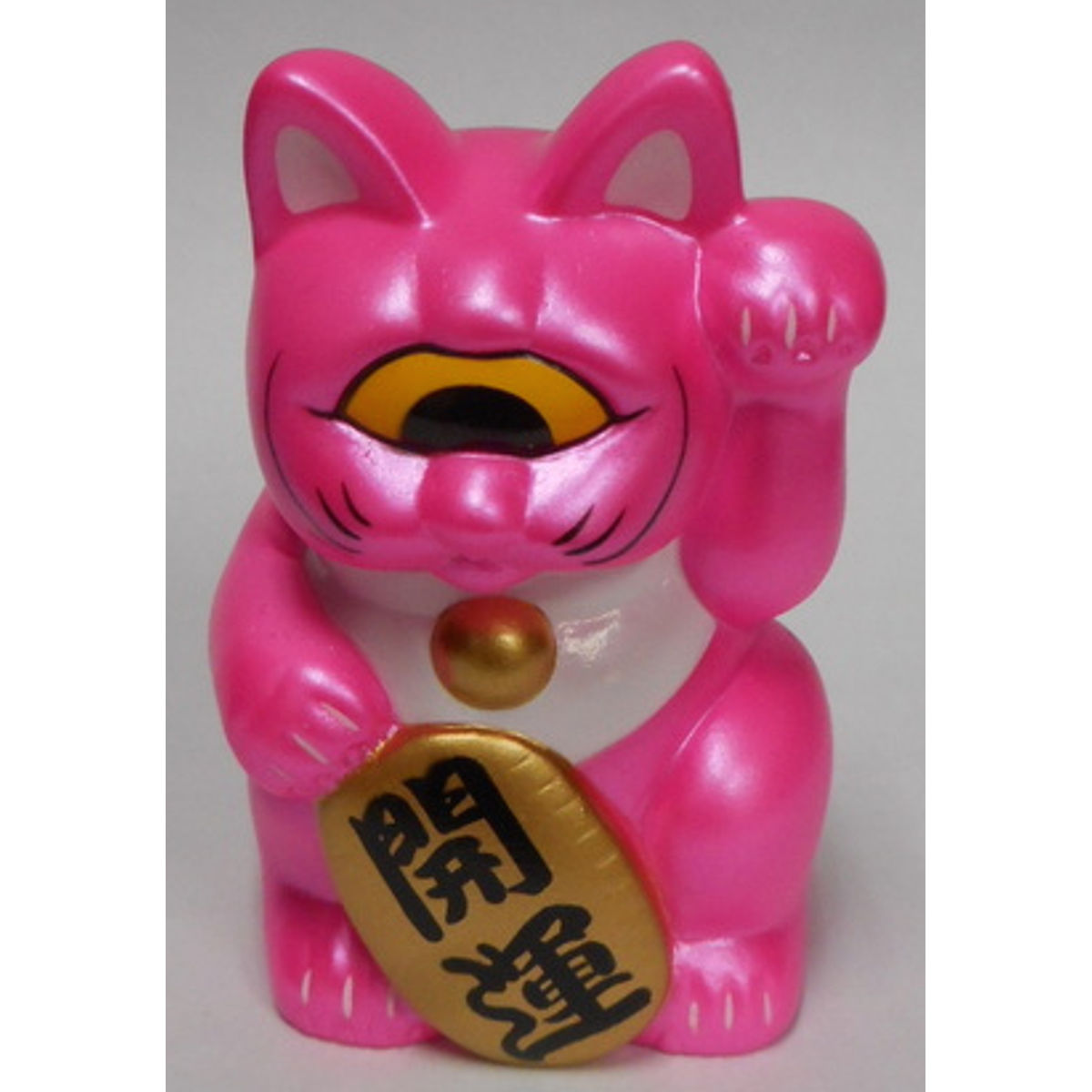 Fortune Cat Baby ( white molding / Metapinku )