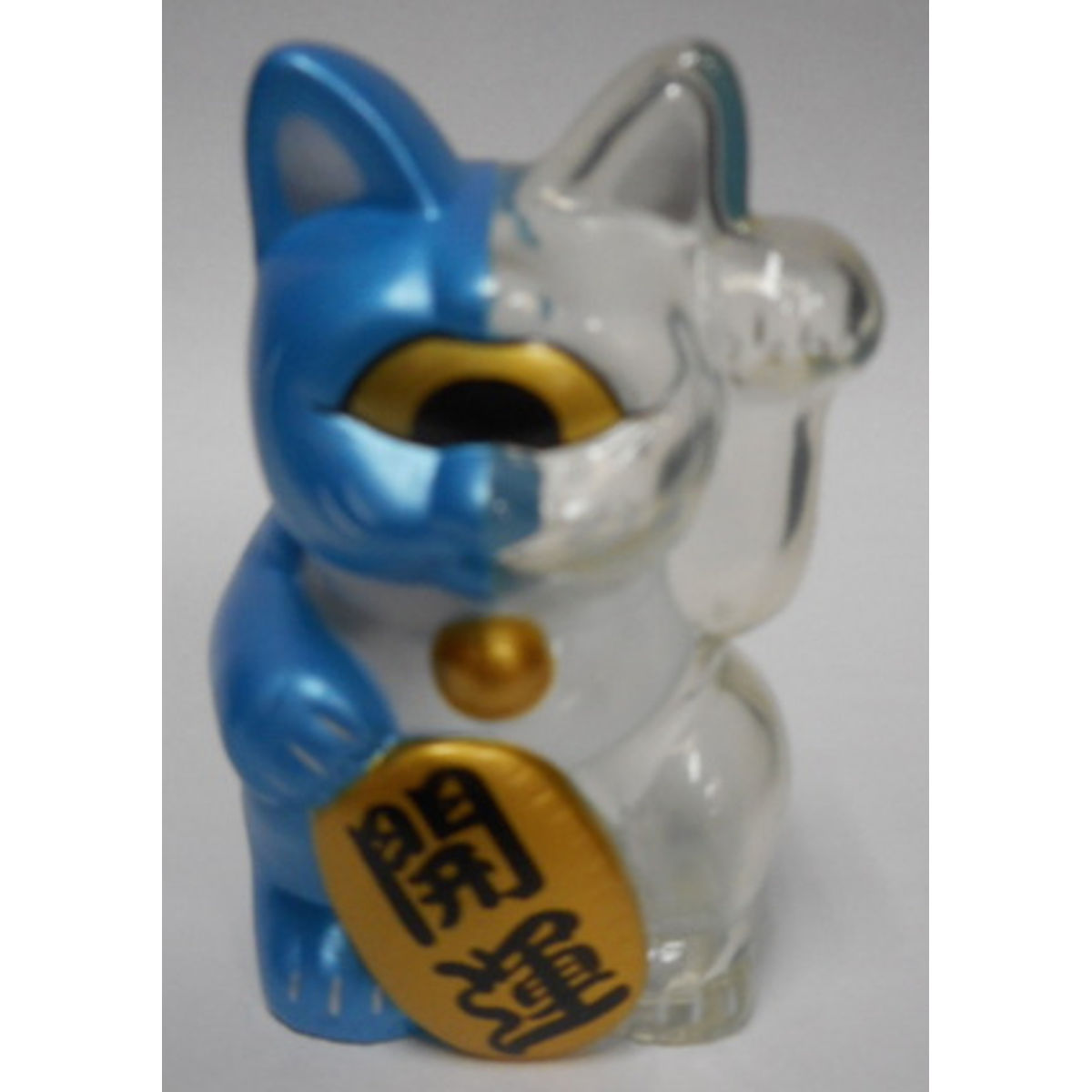 Fortune Cat Baby ( clear molding / meta blue two-tone )