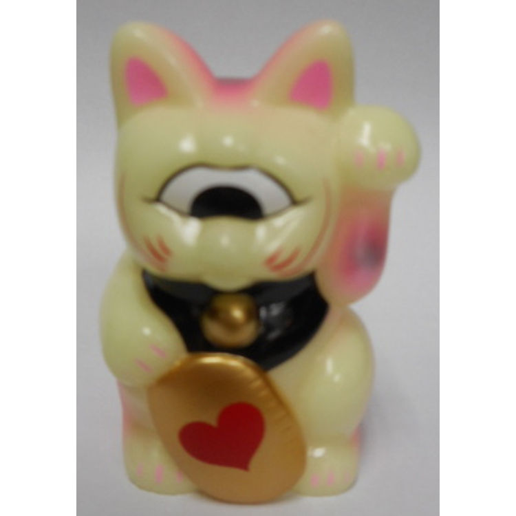 Fortune Cat Baby ( phosphorescent molding / pink / oval : Heart ) by Real X Head (Mori Katsura)