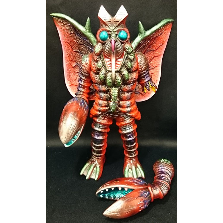 Future Models Umezu Kazuo version with Ultraman wings Vartan Alien Umezu Kazuo coloring specified version by FEWTURE MODELS