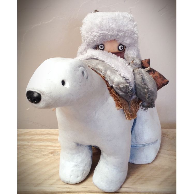 "Migration - Wild North" Figurine (2014) by KIBOOCHAN (Eugénie Bazelis)