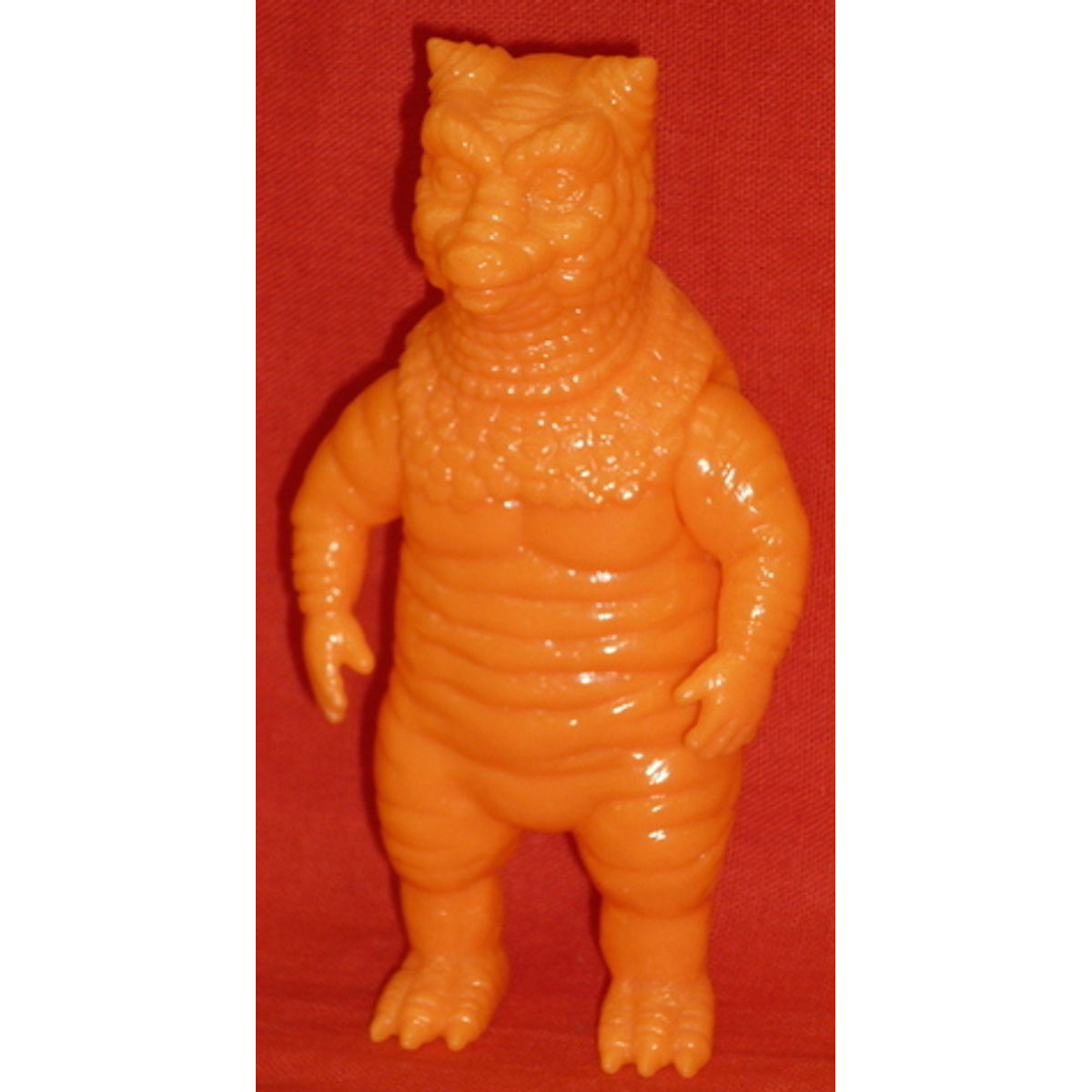 WATER BULL Hirota Aya玩所Monster Pulgasari Chibigasari [ Orange molding / unpainted ]