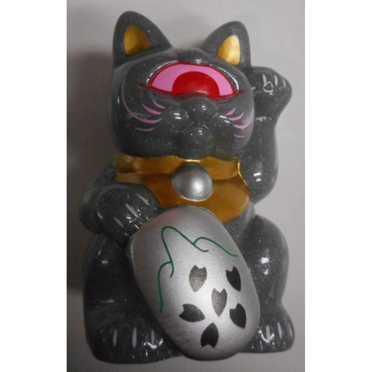 Fortune Cat Baby wild cherry tree / ( Gurerame molding )