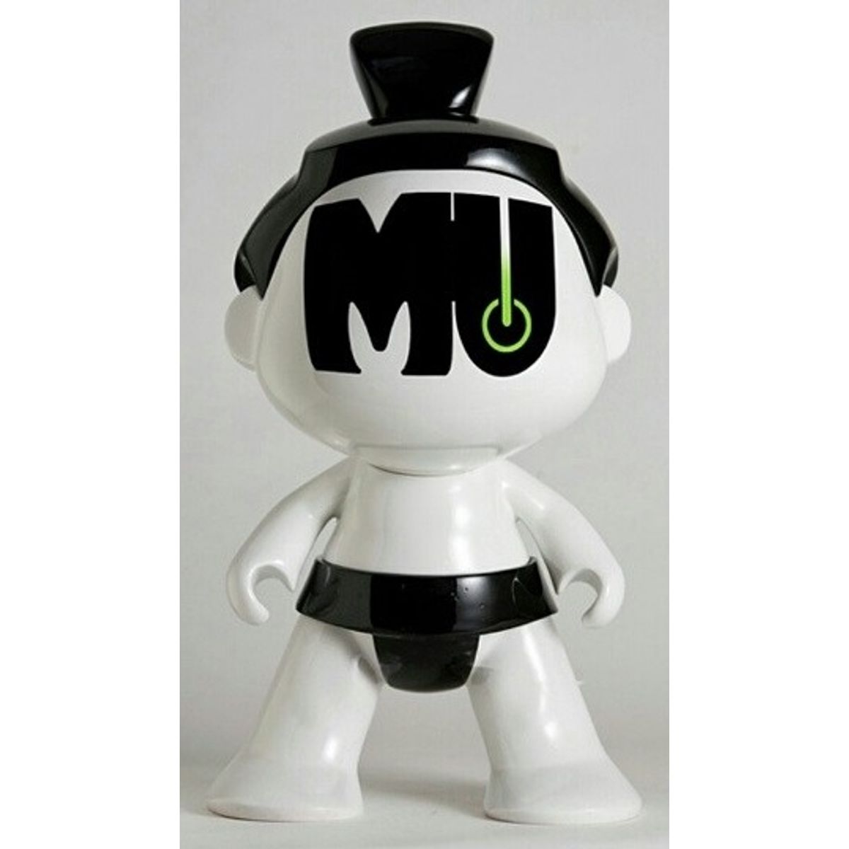 MU - Black