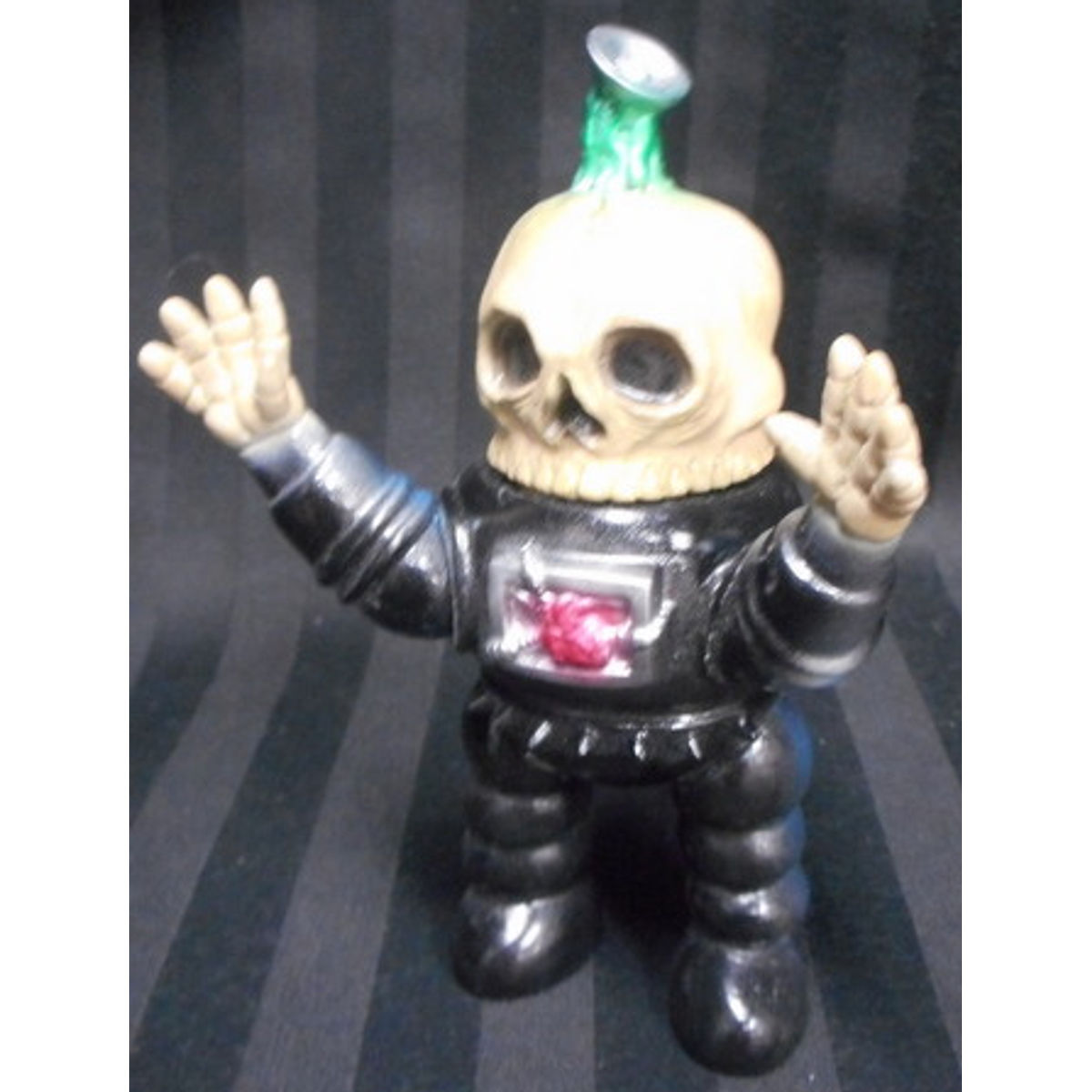 Astro Skull bot ( black molding )