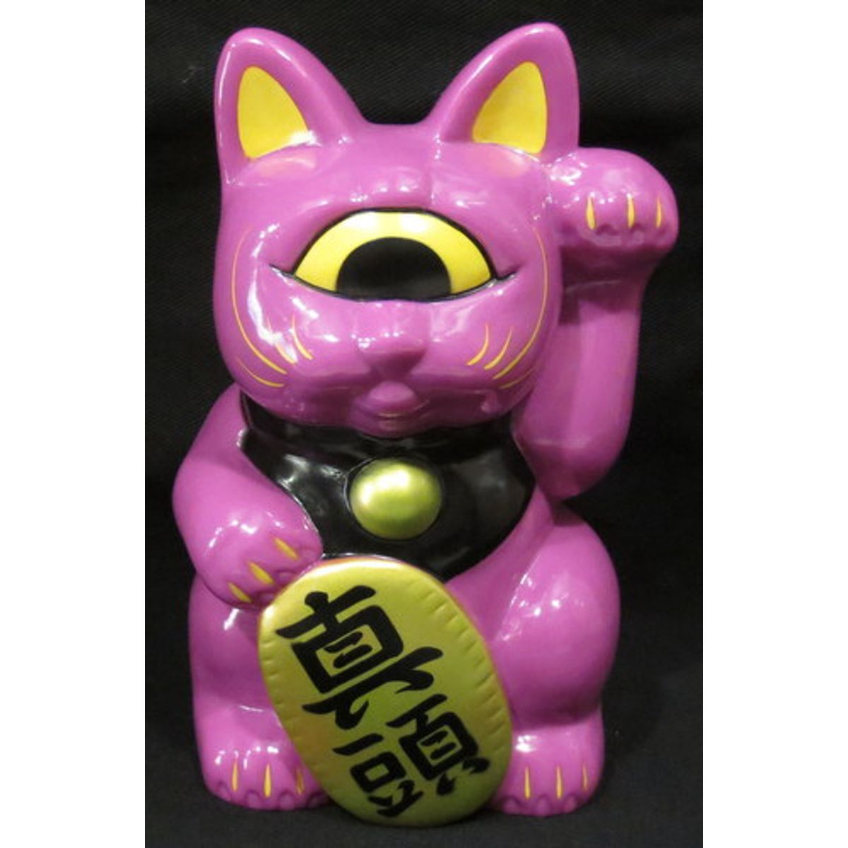 Fortune Cat " Maatama " molded color: purple ] paint : black , yellow black yellow eyes