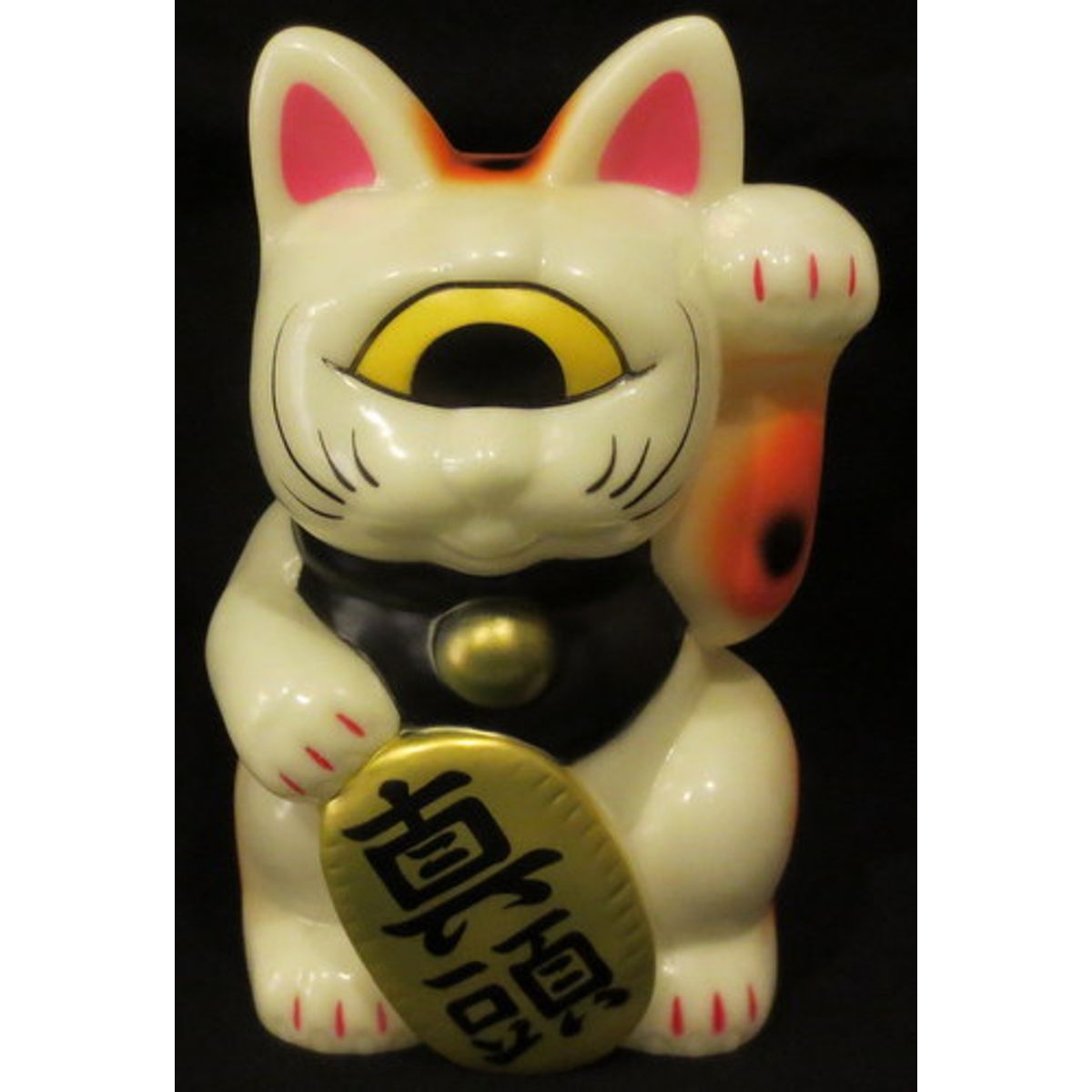 Fortune Cat " Maatama " molded color : phosphorescent ] paint : black , orange , peach black yellow eyes