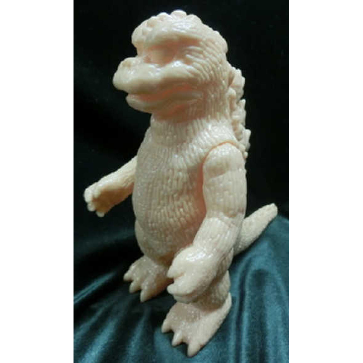 M1 No. century Monster 1974 ( skin color molding / unpainted )