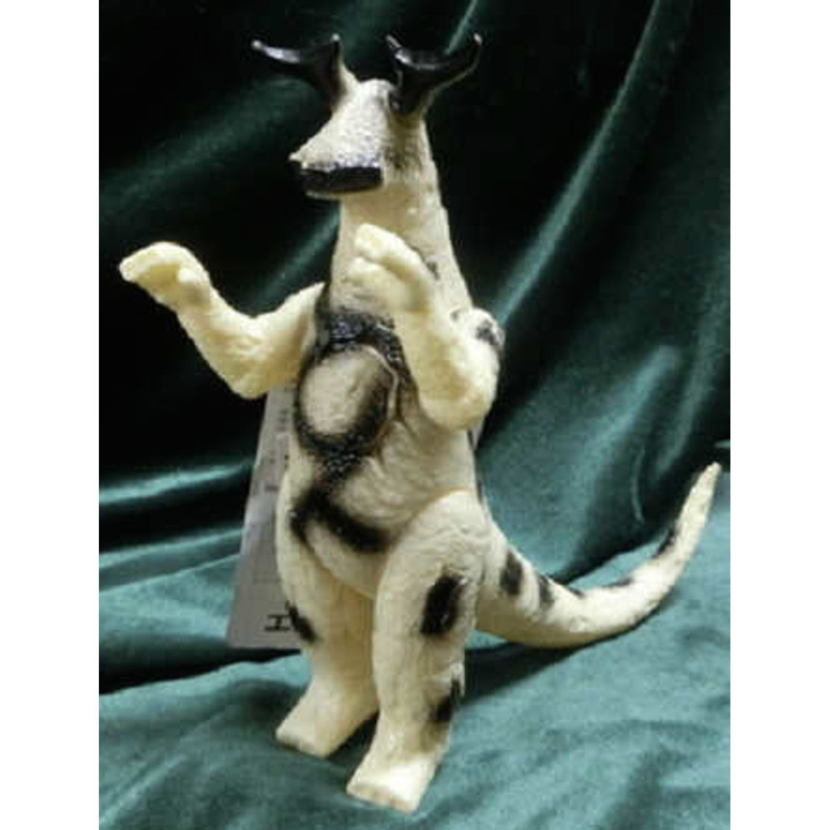 Bandai UMS Ultra Monster Series 80s Eleking Ultra warrior