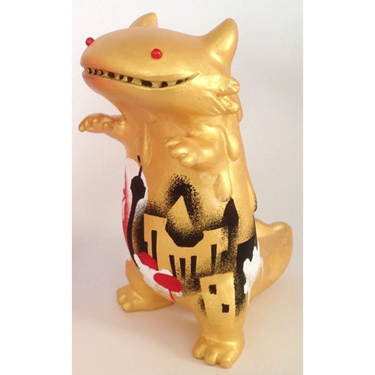 Macau Byron - hand painted gold