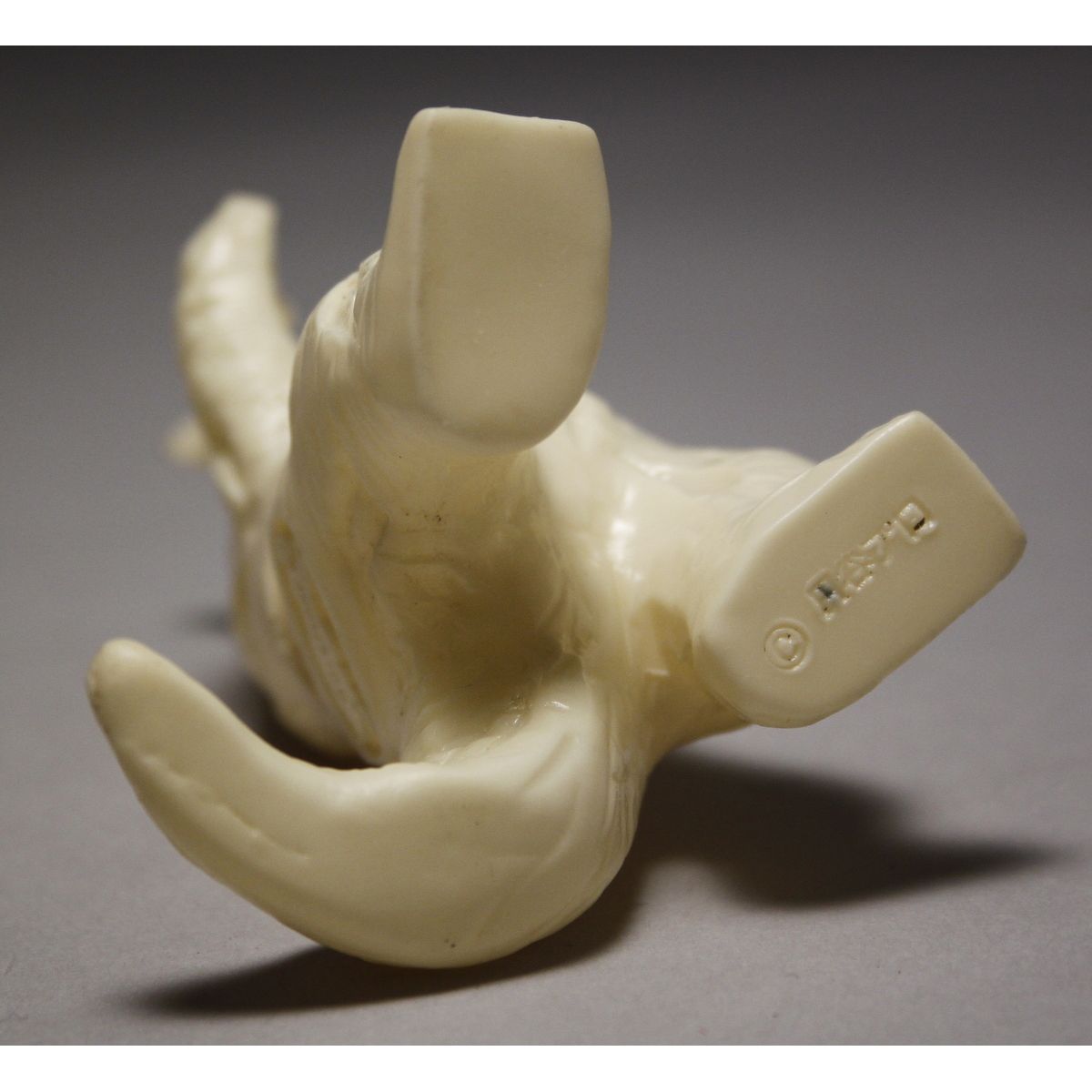 Bullmark [ Jer King mini Soft Vinyl / white molded into ultramarine blue ]