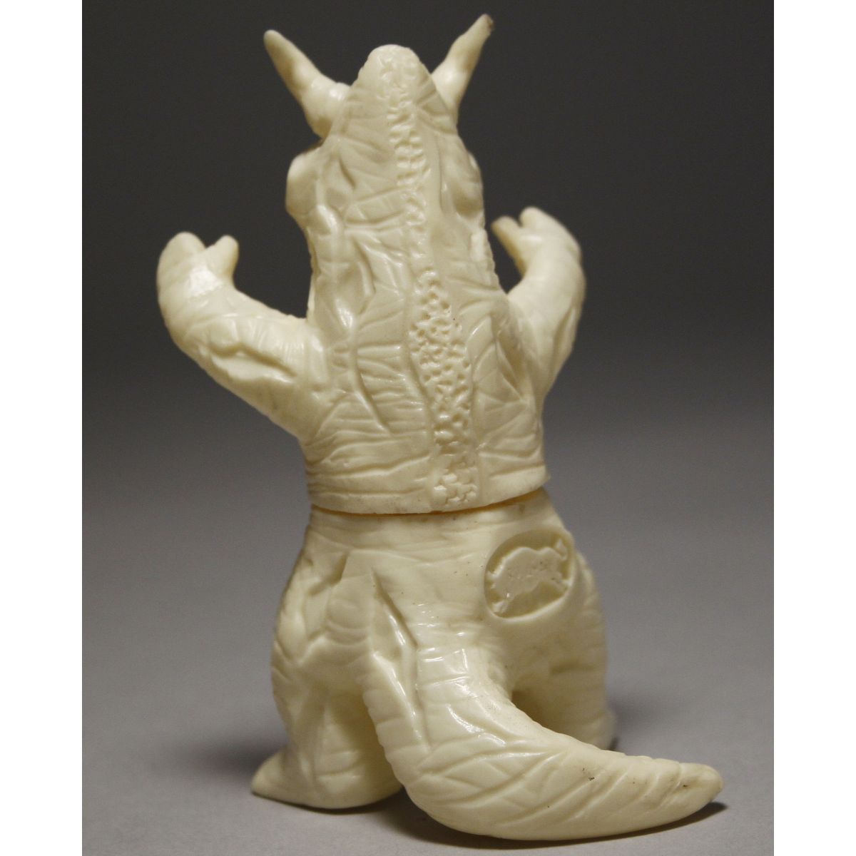 Bullmark [ Jer King mini Soft Vinyl / white molded into ultramarine blue ]