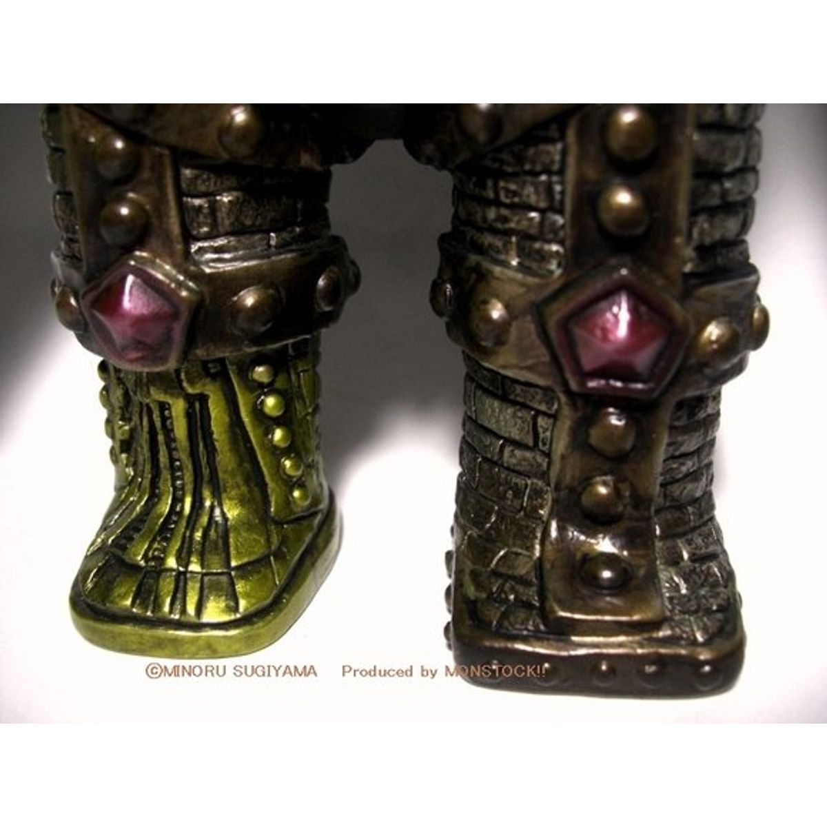 Giant Moairobo (モアイロボ) - "Golden Hand"