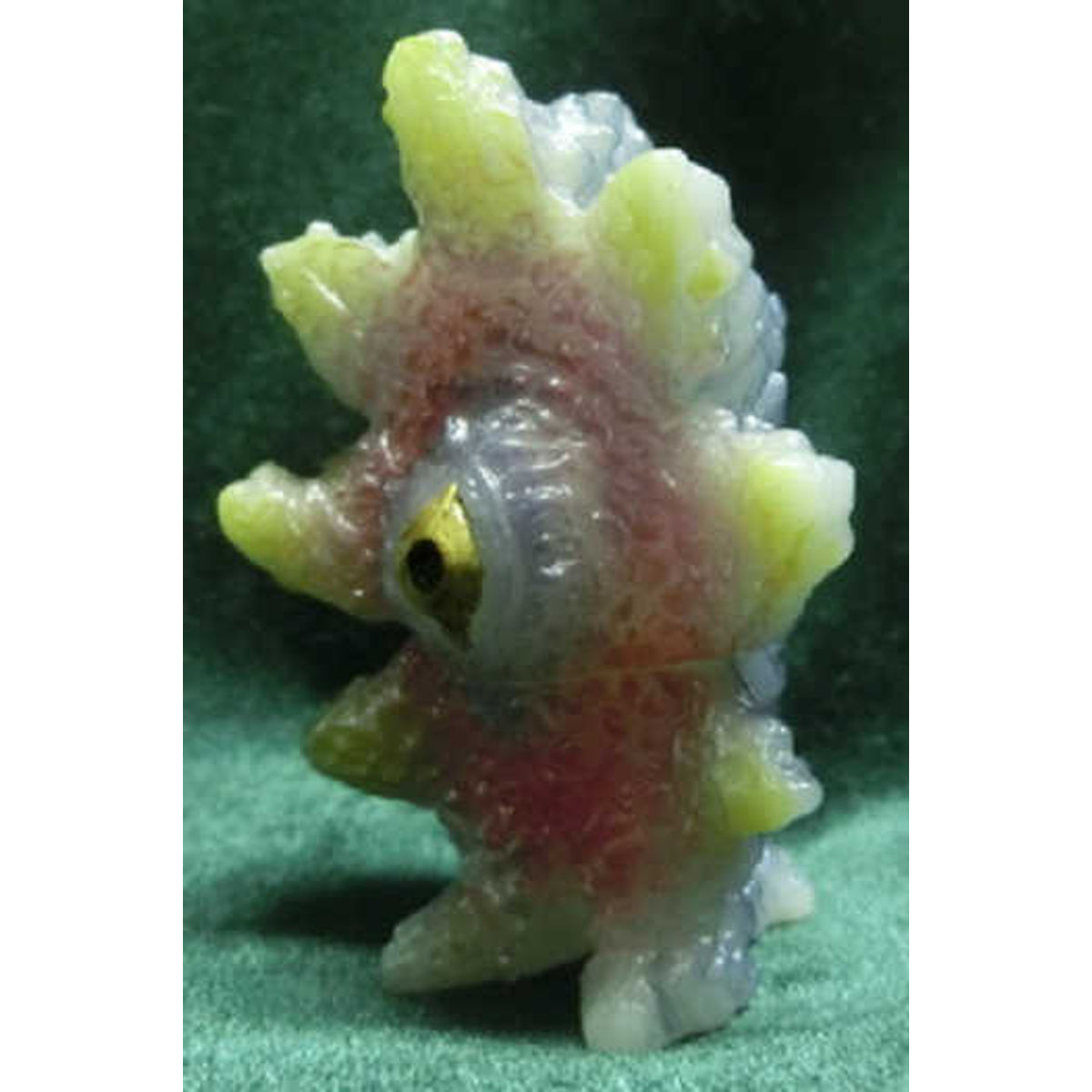 Yamomaku Gacha Debirutenga ( phosphorescent molding )