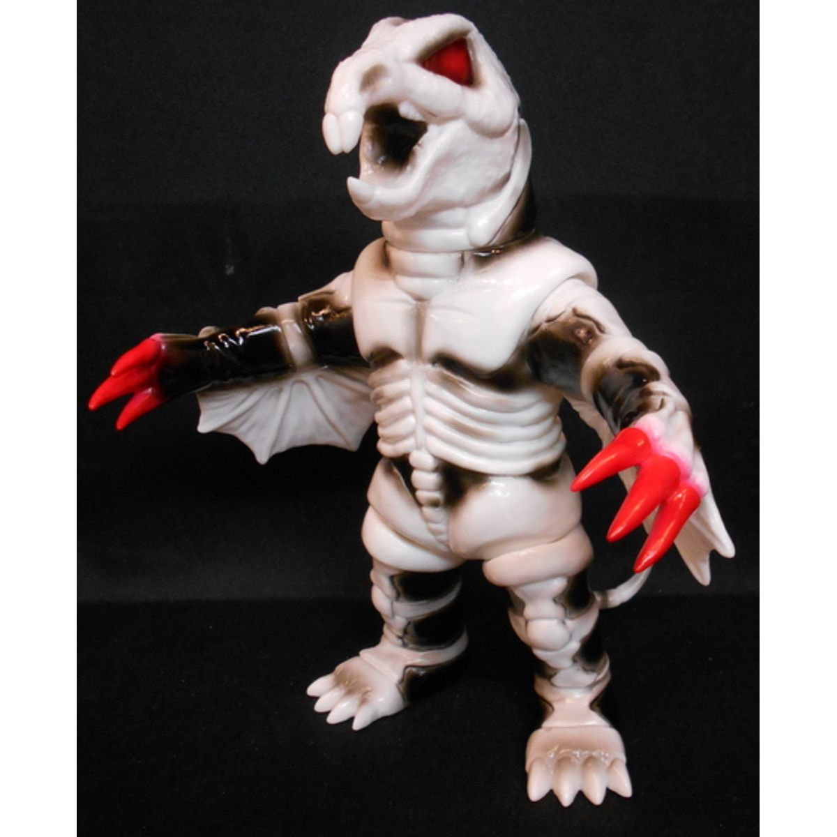 Medicom Toy Soft Vinyl Toei retro Soft Vinyl collection Kikaider [Shirahone flying squirrel]