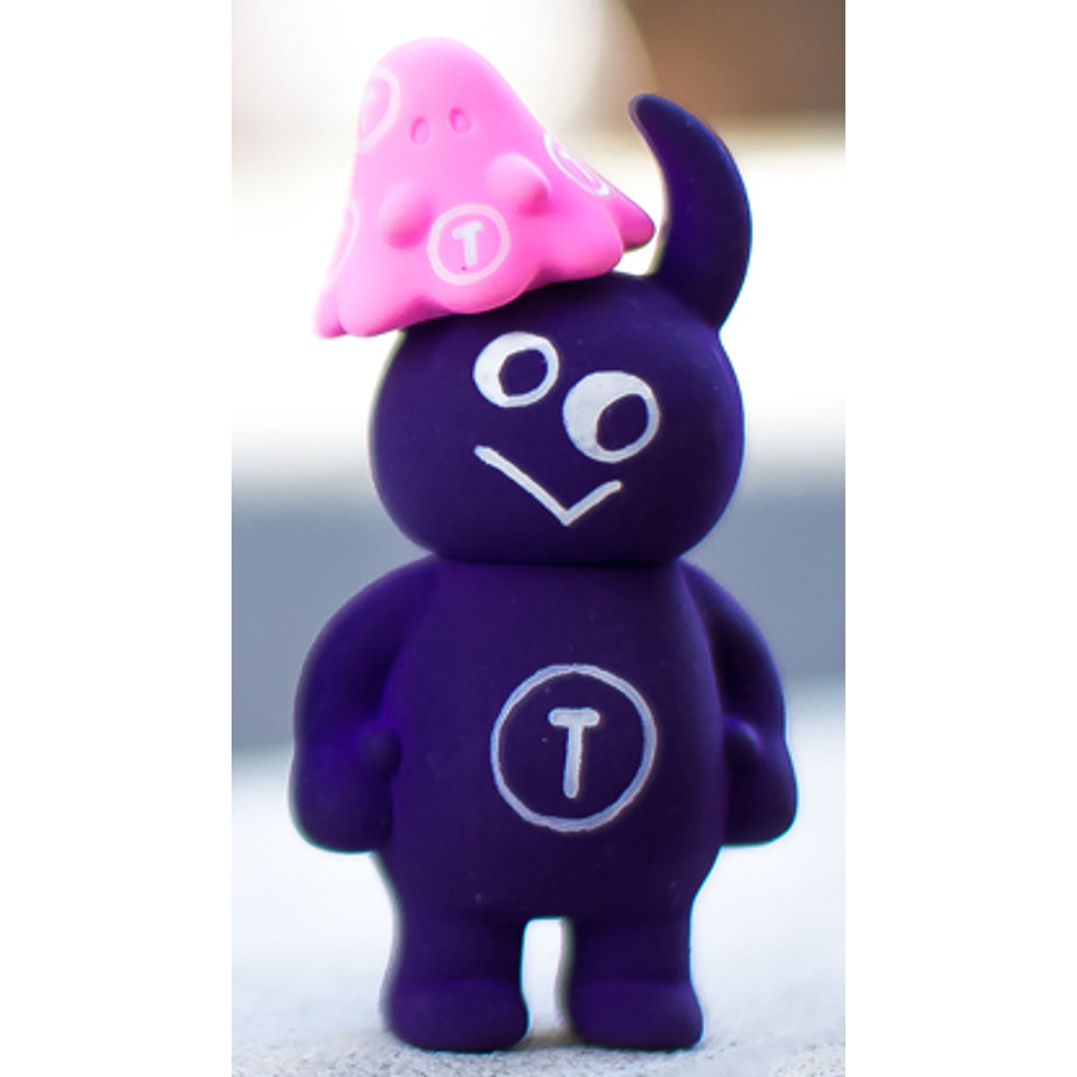 UAMOU MEETS TOMASON - purple