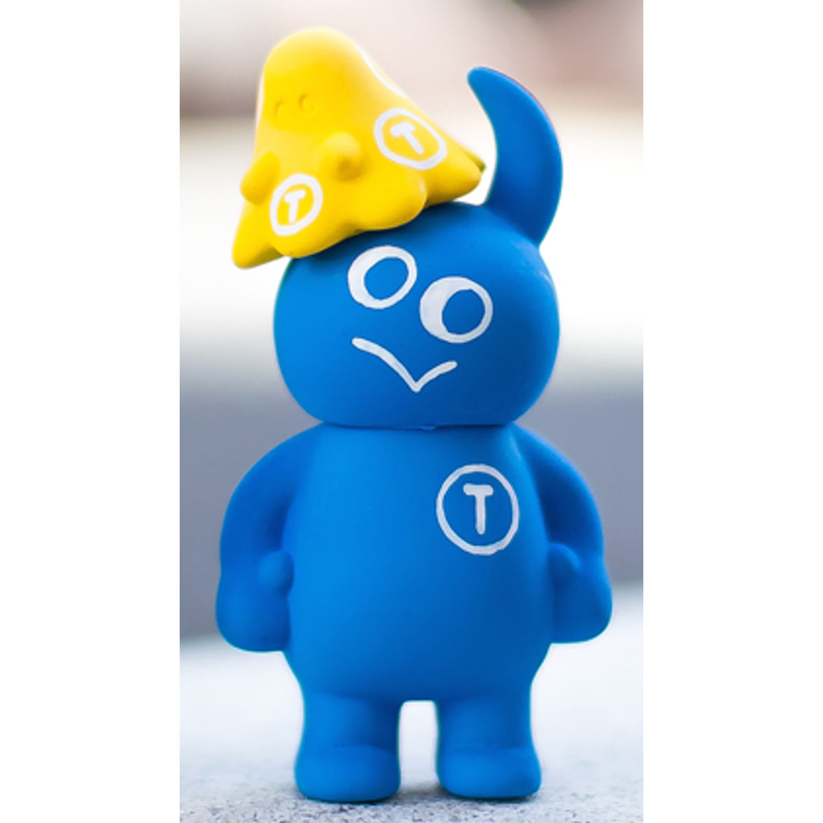 UAMOU MEETS TOMASON - blue