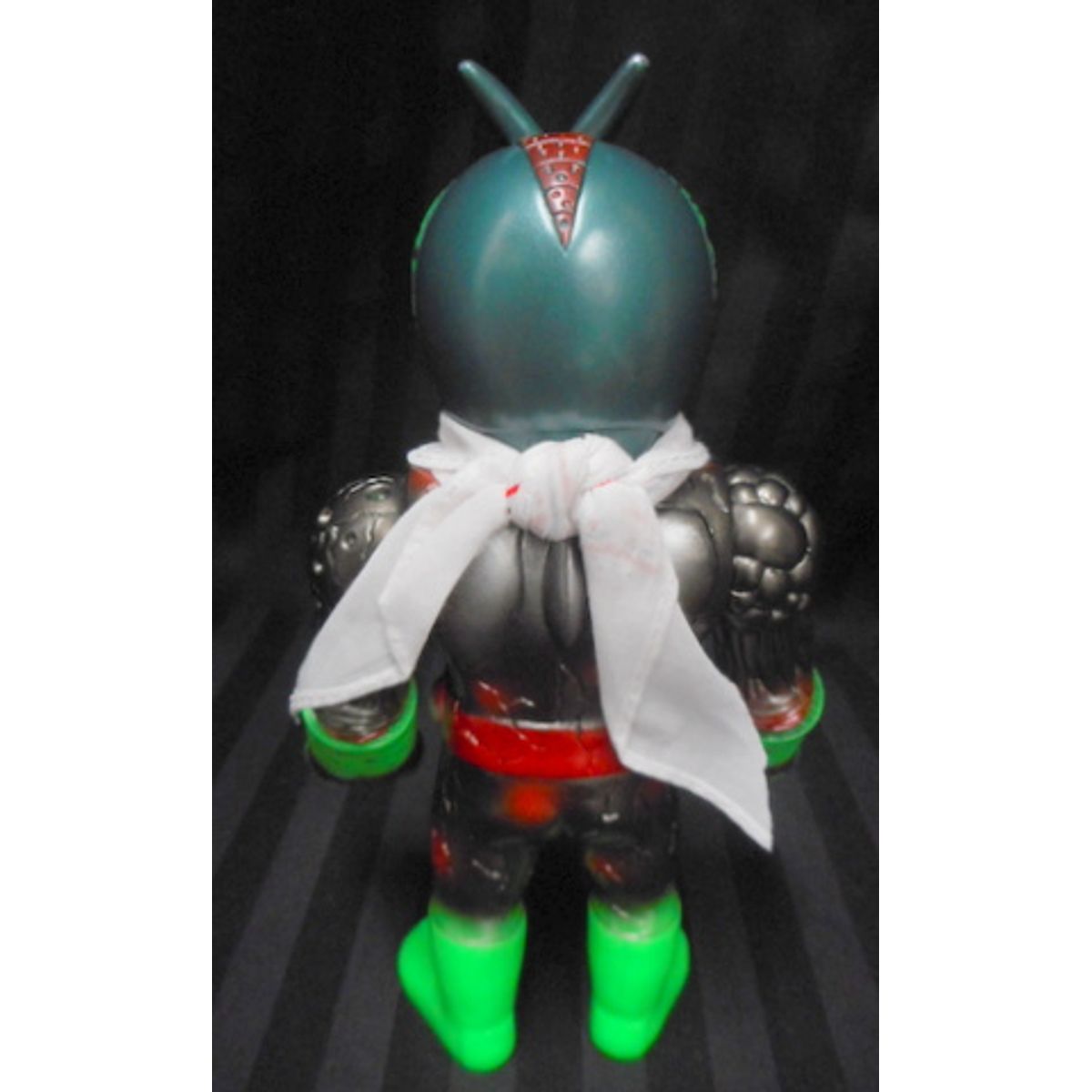 Maximum off rider / ( yellow-green cast )